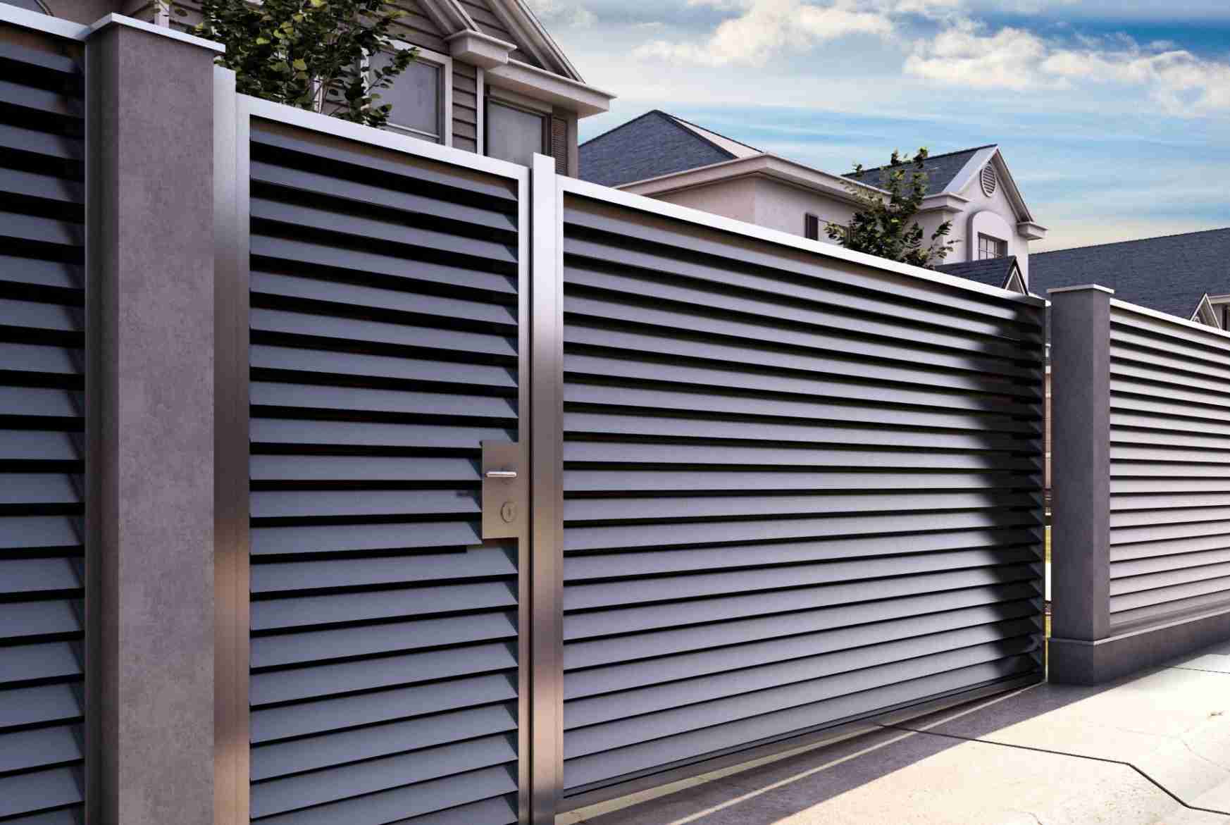 Коричневый забор