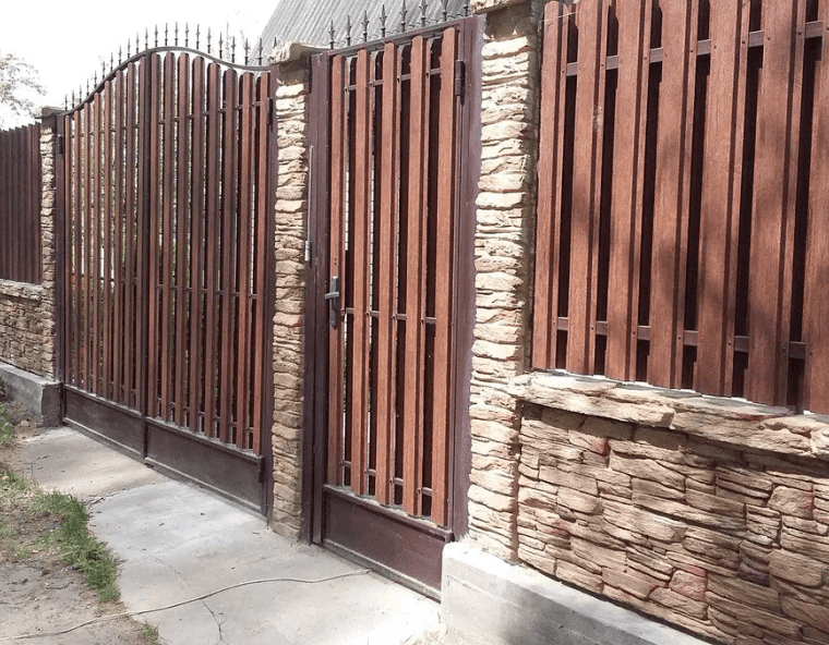Фотография забора с участка
